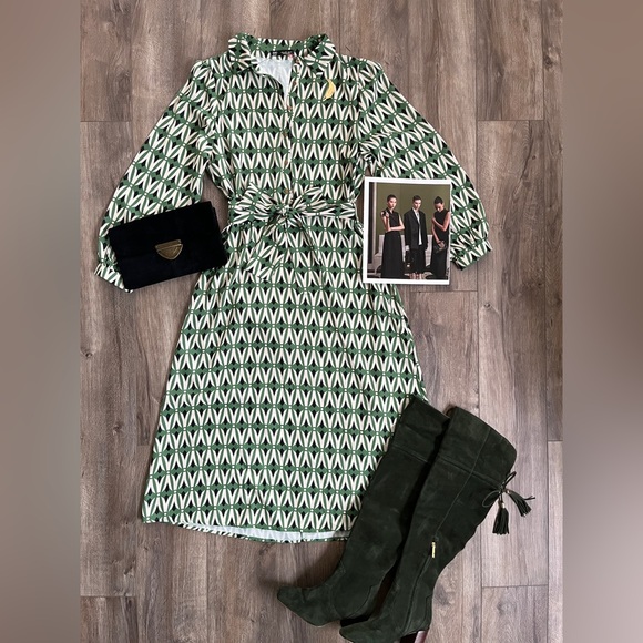 Beautifully Graphic Print Dress - Picture 3 of 4